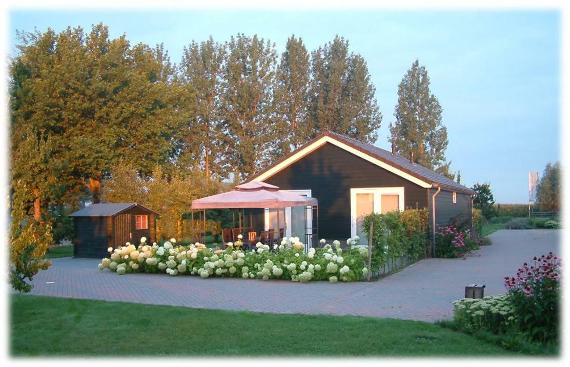 Fruitbedrijf Stek Villa Kedichem Buitenkant foto